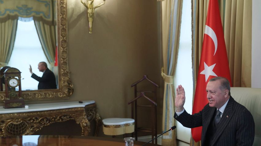 Erdoğan felveszi a kesztyűt az ellenséges médiakörnyezettel szemben