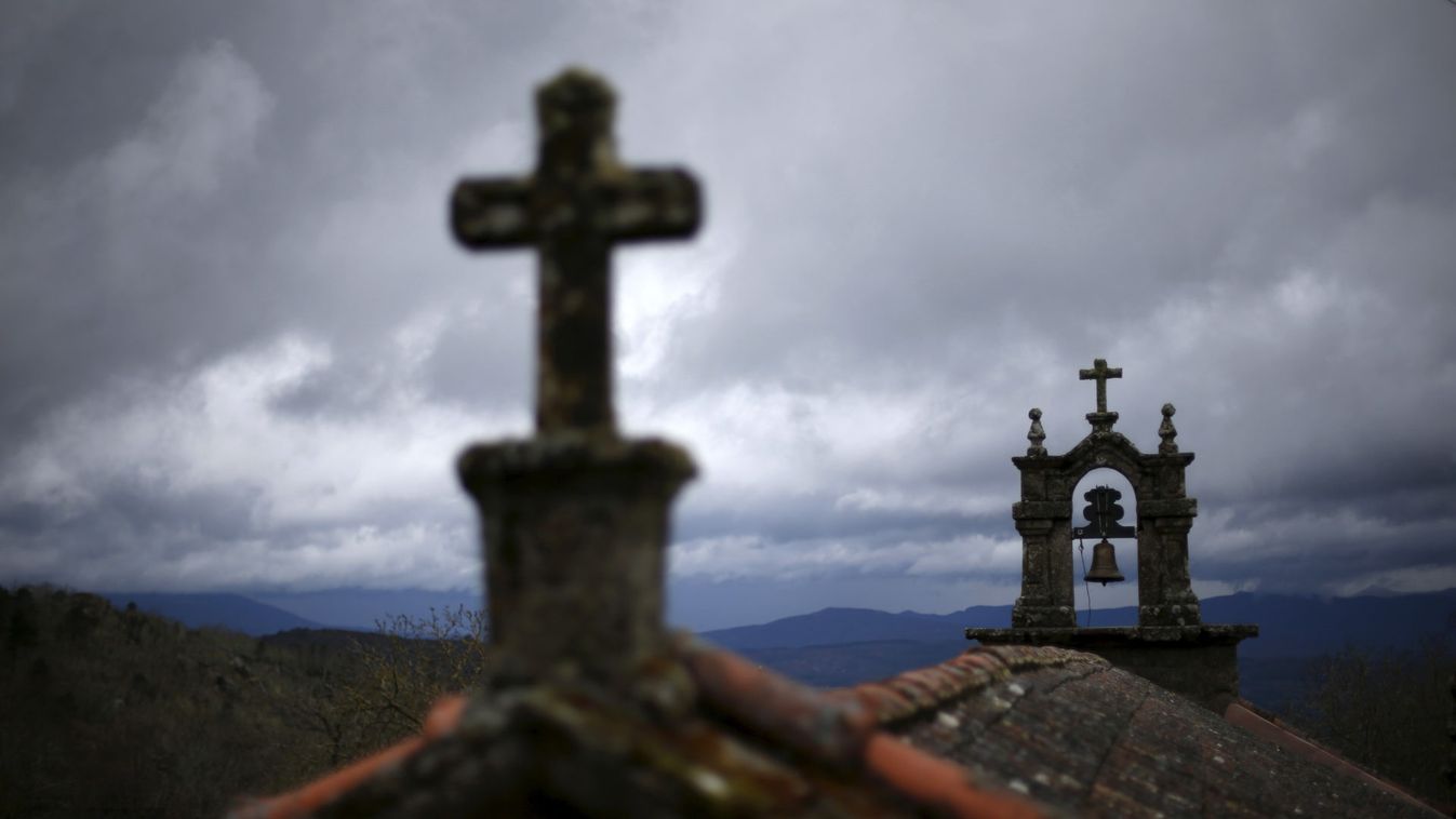 The Wider Image: Portugal's dying villages 