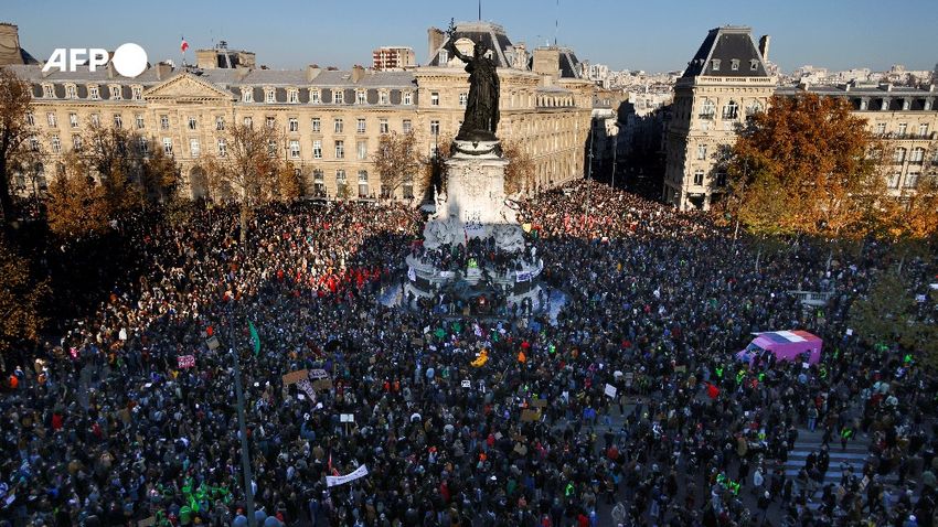 Lángba borították Párizst az erőszakos tüntetések