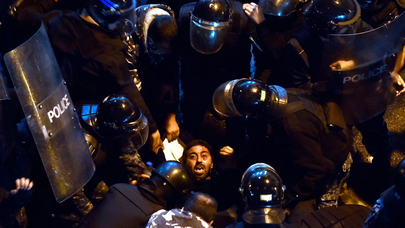 Police clashes with anti-government protesters