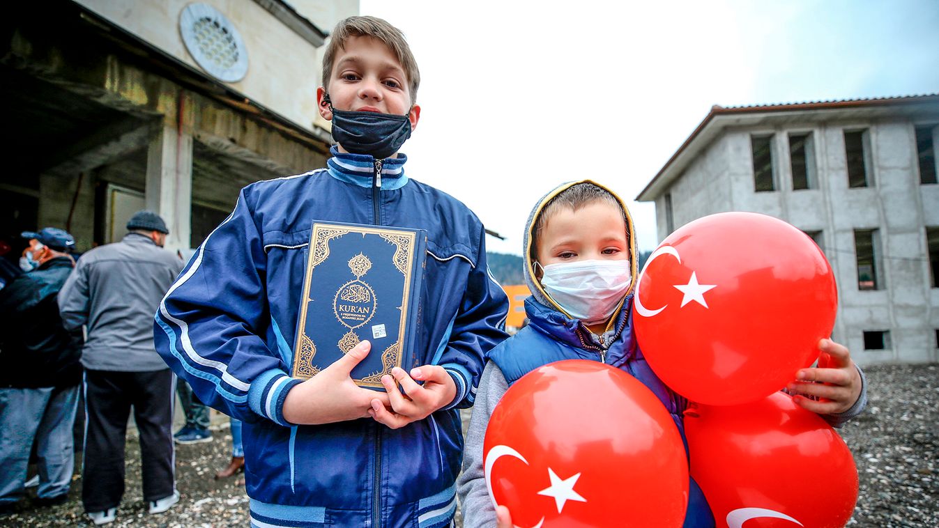 Turkiye Diyanet Foundation (TDV) distributes food aid in Bosnia and Herzegovina