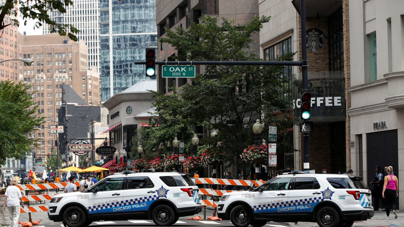Chicago Police monitors Gold Coast area in Chicago