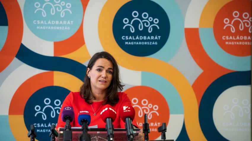 Novák Katalin: Még többen vehetik igénybe a családtámogatásokat