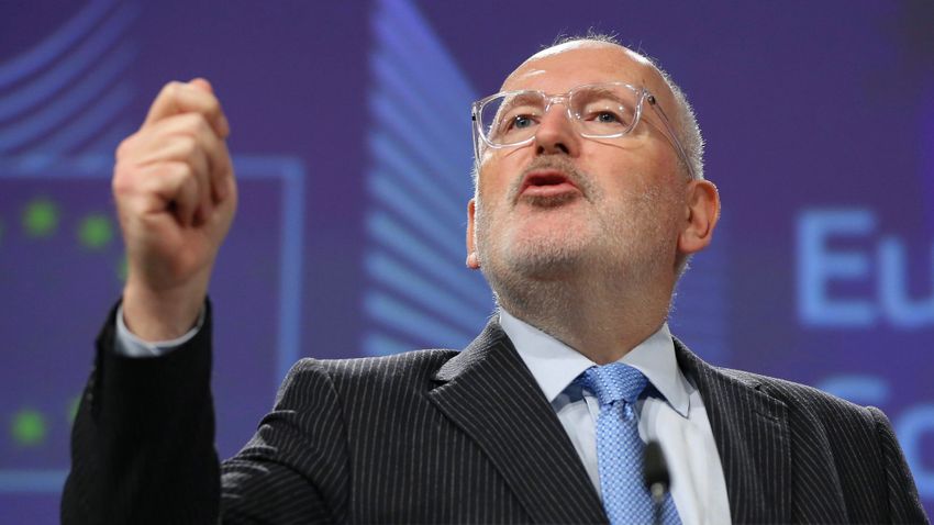 Magyarországra érkezik kampányolni Timmermans