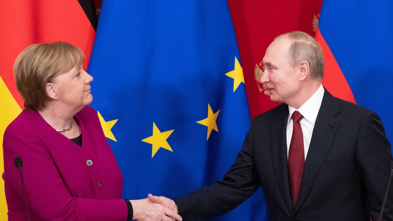 Russian President Putin and German Chancellor Merkel hold a joint news conference in Moscow