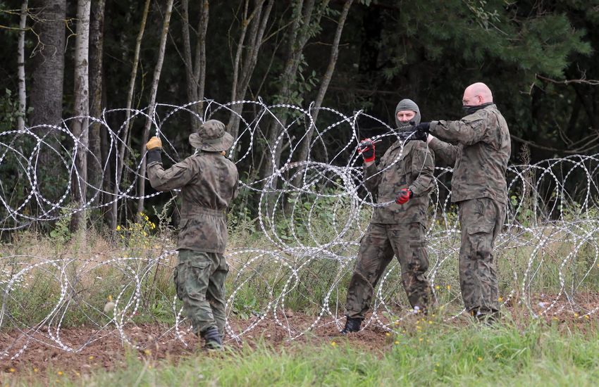 Lengyelország befejezte a határkerítés megépítését
