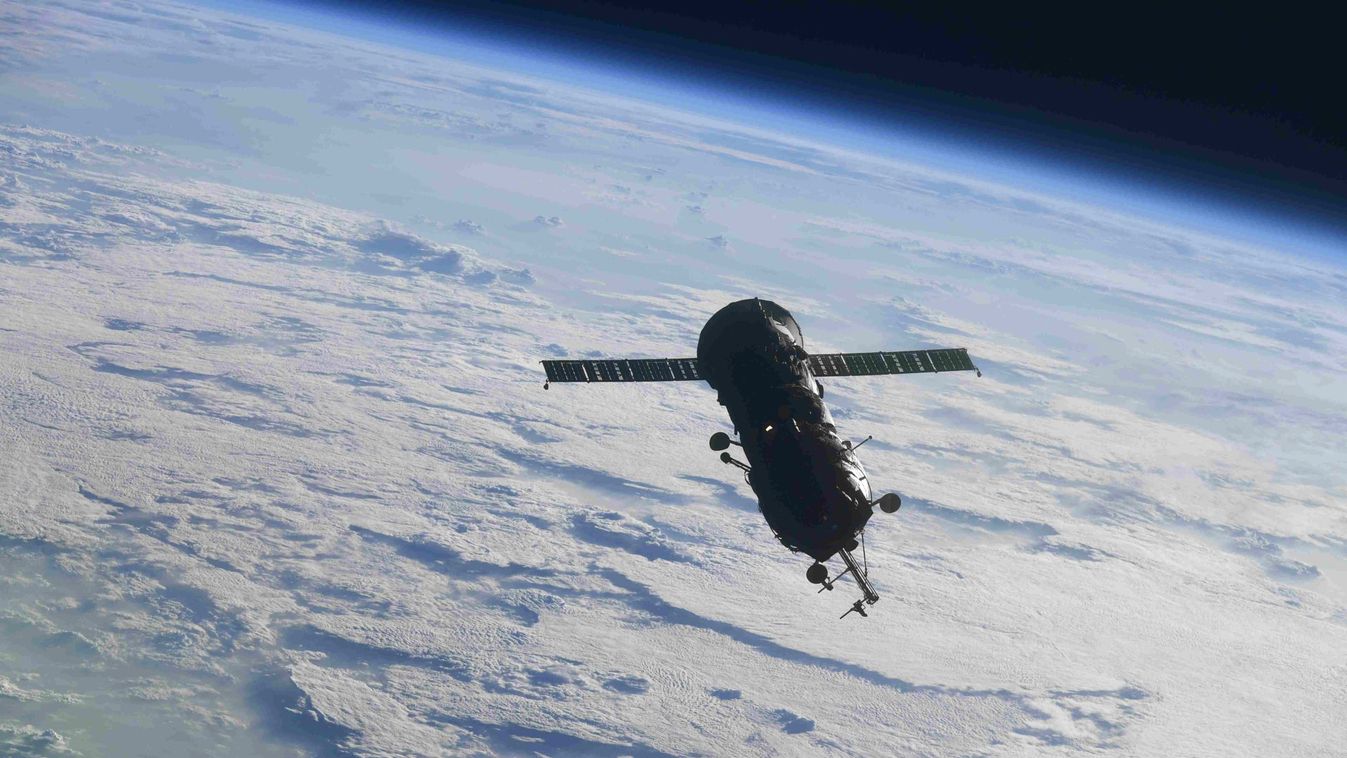 Progress MS-16 freighter with Pirs module undocks from ISS