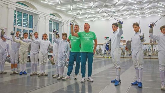 Egy kardos családból való edző életútja – Decsi András portréja