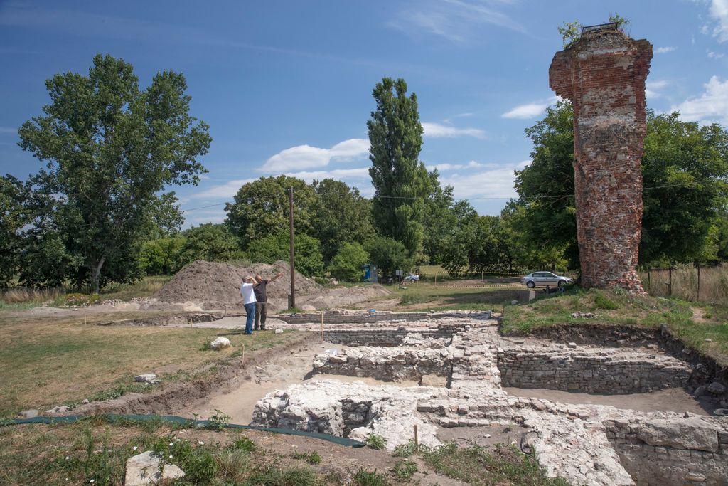 Dombóvár, Ásatás a dombói Vár romjainak feltárására