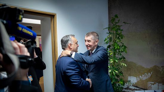 Babiš: Csak Orbán Viktor védte meg a schengeni határokat