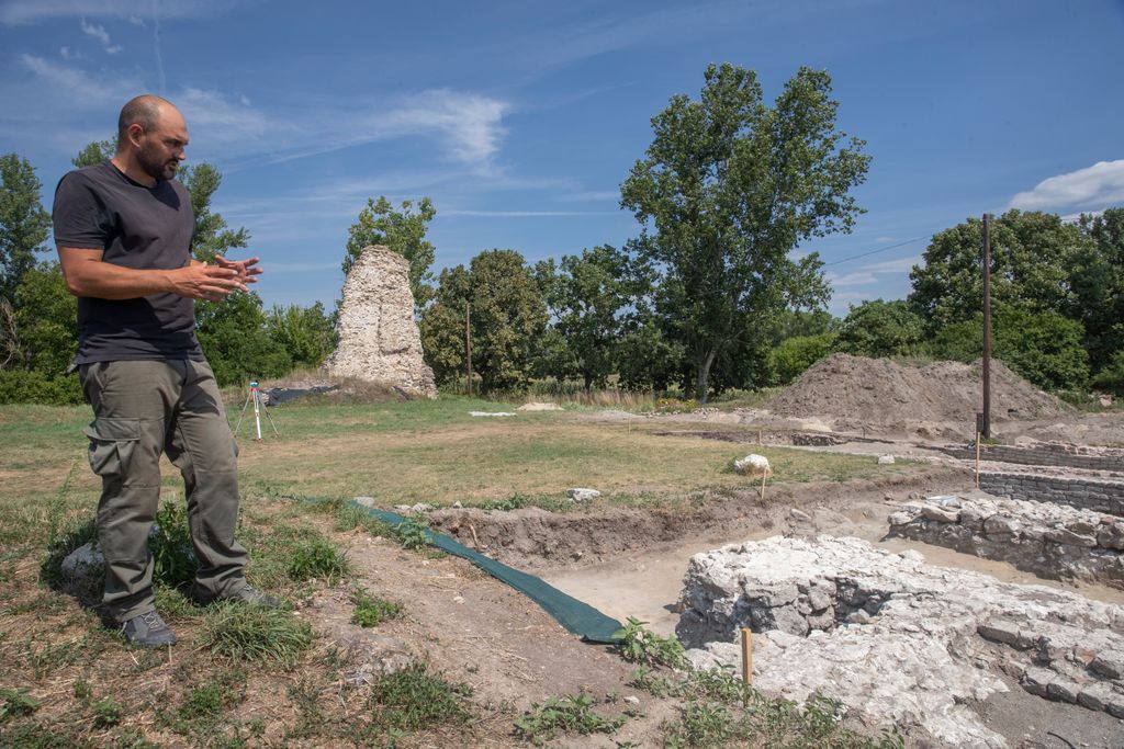Dombóvár, Ásatás a dombói Vár romjainak feltárására