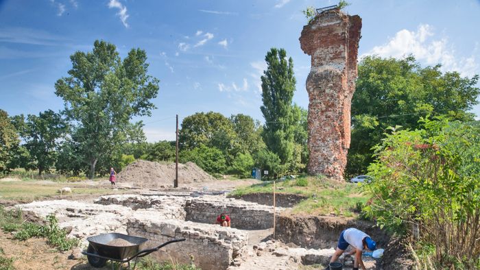 Dombóvár, Ásatás a dombói Vár romjainak feltárására