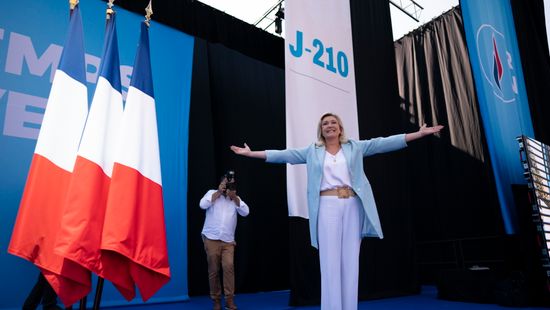 Marine Le Pen a népet kérdezné a migrációról
