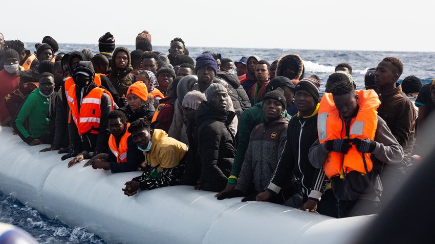 Politikai káosz a migránsok fő tranzitországában, Líbiában