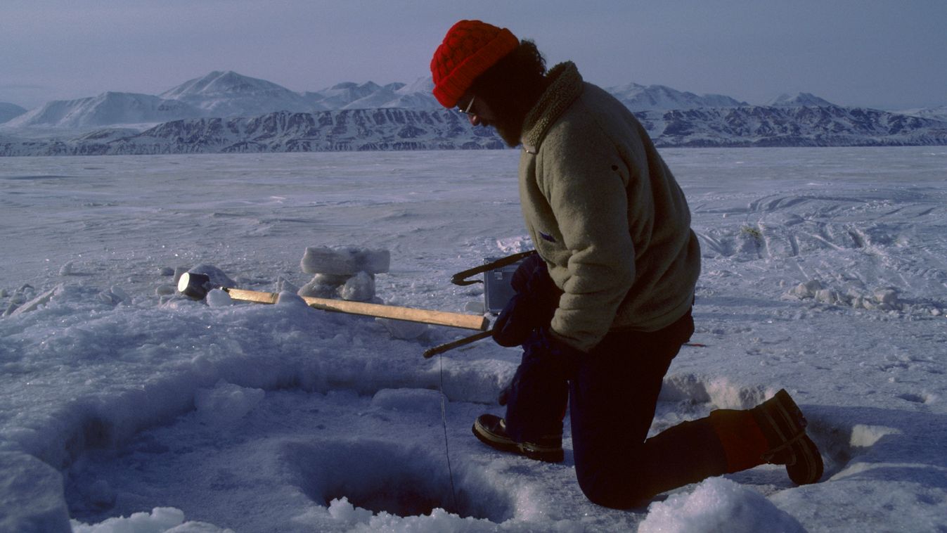 Canada, Nunavut, Ellesmere Island, Lake Hazen, Ice Fishing (