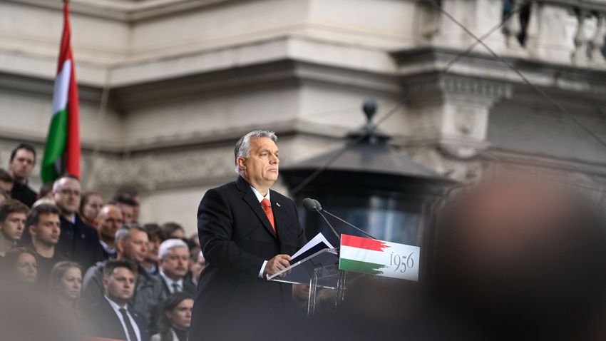 A HVG szerint Orbán Viktor erőt demonstrált