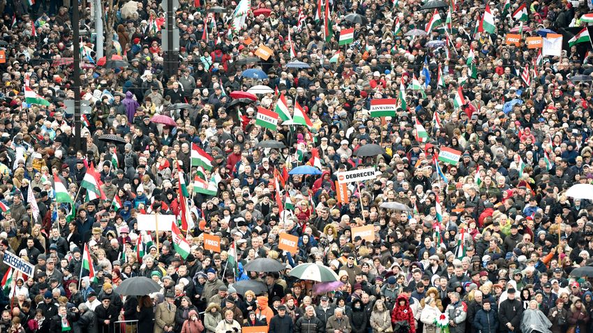 A mai magyarok méltó utódai az 1956-os hősöknek