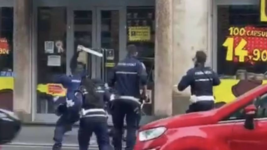 Rendőrökre támadt az erőszakos migráns + videó