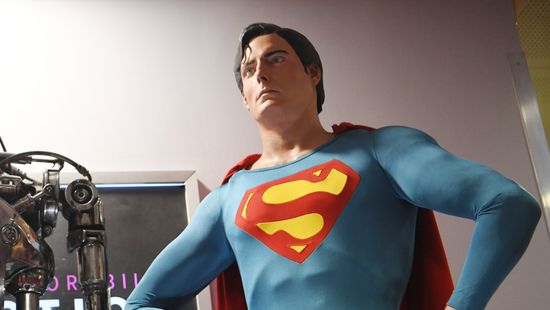 Superman biszexuálissá változtatását kifogásolta, most a kirúgását követelik