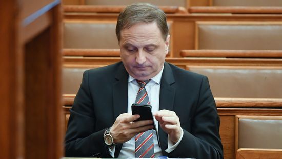 Brenner Koloman a kommunizmus áldozatain viccelődött