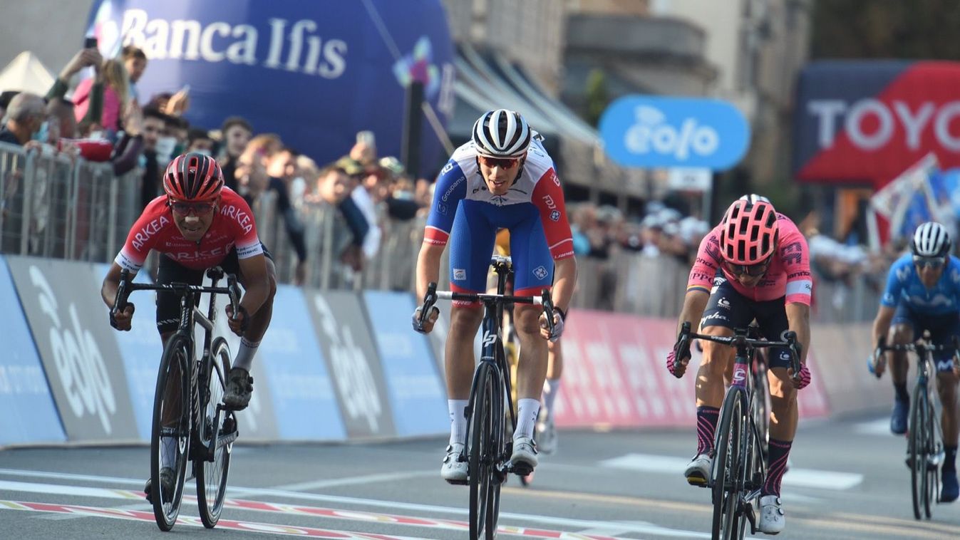 Nairo Quintana Valter Attila Sergio Higuita Lombardia 2021 kerékpár
