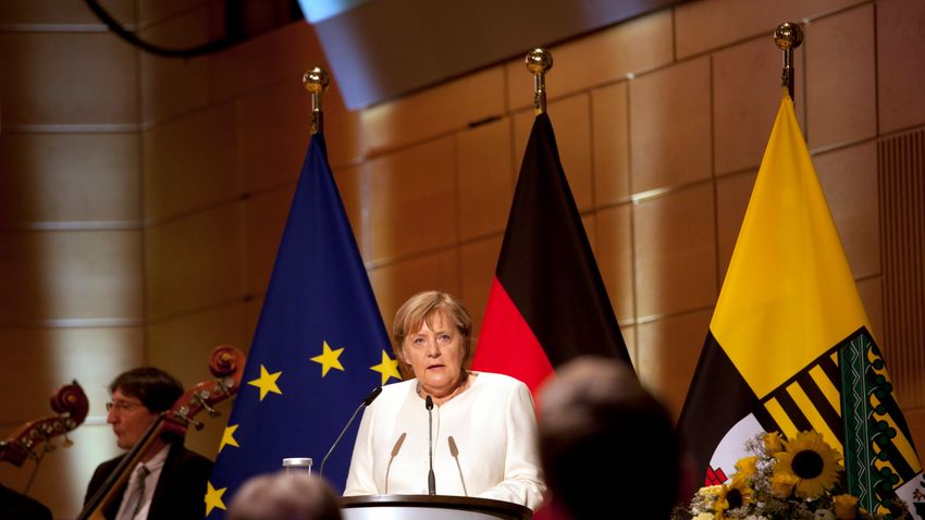 Merkel kompromisszumra szólította fel a koalíciós tárgyalásokat megkezdő pártokat