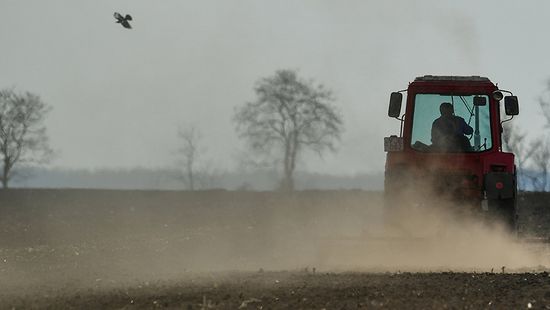 Brüsszel máris felrúgná a megállapodást az új agrárpolitikáról