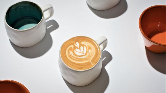 Napi 2-3 csésze tea vagy kávé csökkenti az agyi betegségek kockázatát