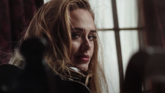 Adele, a zeneipar renitens alakítója