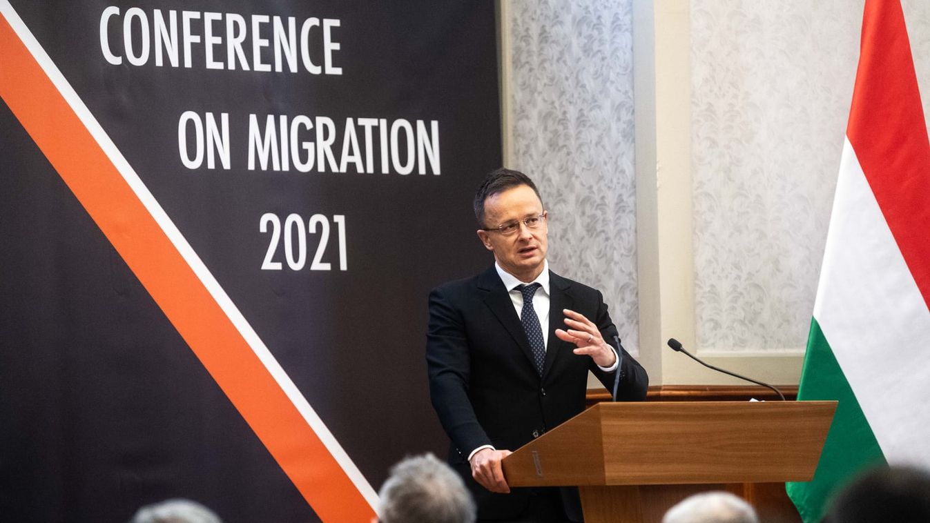 Szijjártó Péter a a Budapesti Migrációs Konferencián.