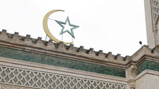 Bezáratta a francia belügyminiszter a mecsetet, amelyben dzsihádra buzdított az imám