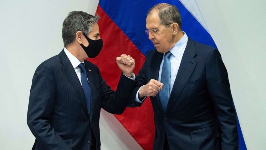 Blinken: Komoly következményei lesznek, ha Oroszország lerohanja Ukrajnát