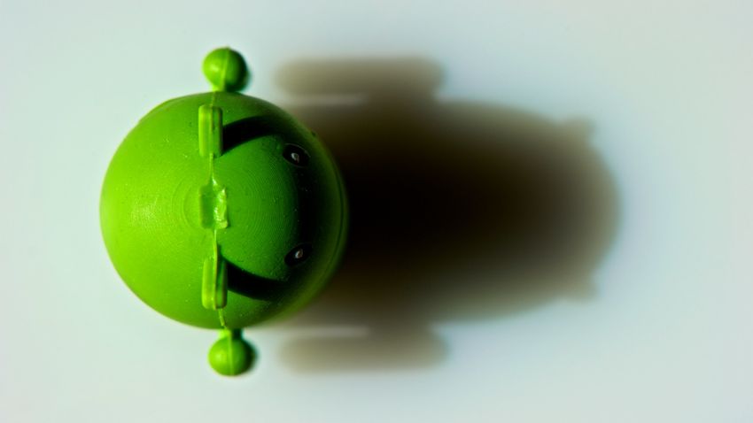Két gyártó is újból nekiugrik az Android 12 kiadásának