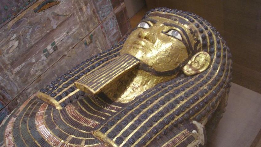 Belenéztek I. Amenhotep szarkofágjába

