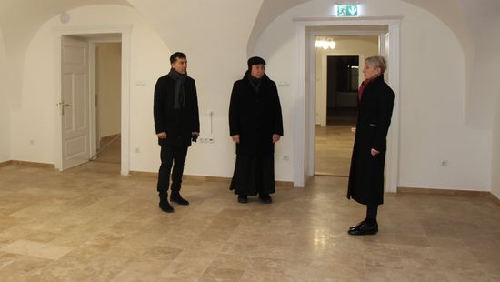 Megújult a kisbéri plébánia épülete