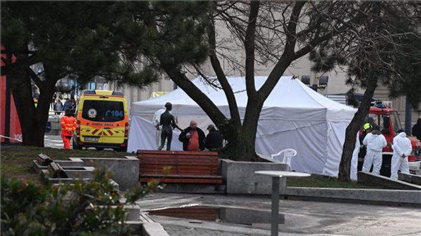 Gattyán György pártjának választási sátrában találták meg a két őr holttestét