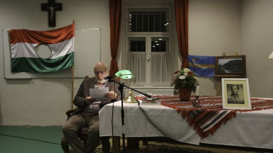 „Töretlen hittel ember és magyar”