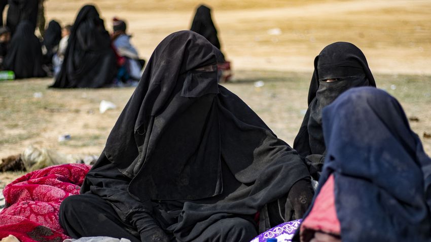 Belgium dzsihadista nőket telepített haza Szíriából