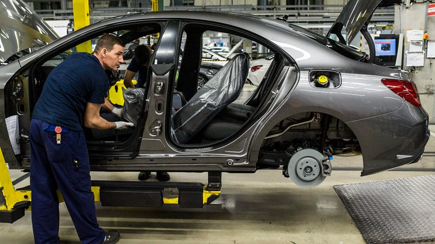 A Mercedes szinte csak elektromos autókat gyártana 2030-ra