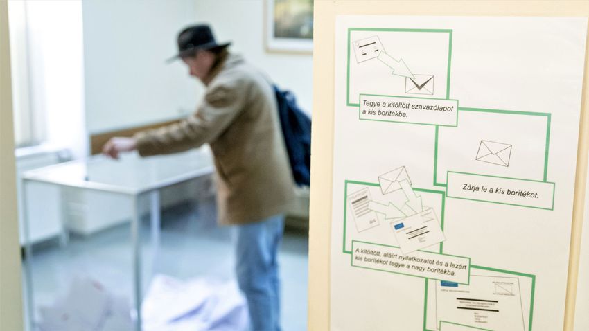 Szombattól lehet felvenni a szavazási levélcsomagokat hat kijelölt külképviseleten