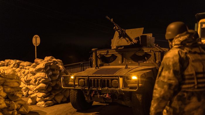 Members of the Territorial Defense Forces at checkpoint in the eastern frontline of Kiev