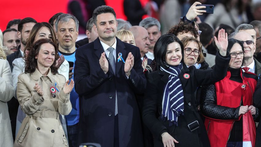 Fidesz: A baloldal kockára tenné a munkahelyeket