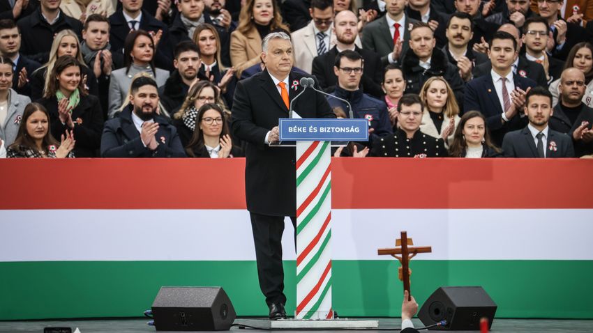 Orbán Viktor: Nem hagyjuk, hogy a baloldal belerángassa Magyarországot a háborúba