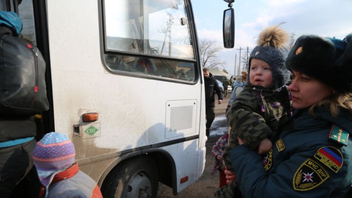 10 civilians including three children evacuated from Mariupol