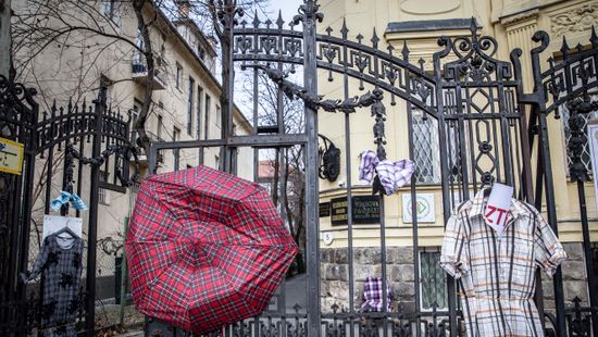 Az EMMI köszönetet mondott a pedagógusoknak, a PDSZ tüntetett