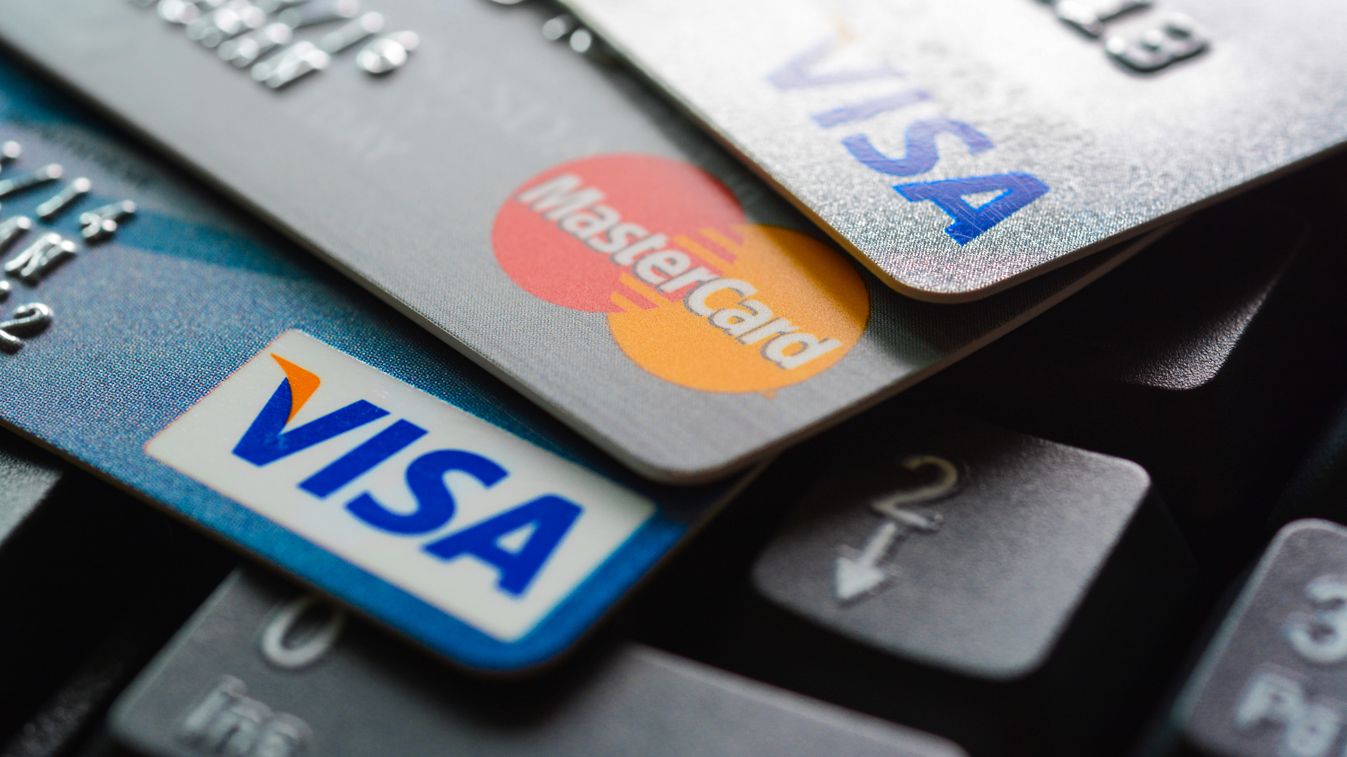 Orosz bankkártyákat blokkolt a MasterCard és a VISA