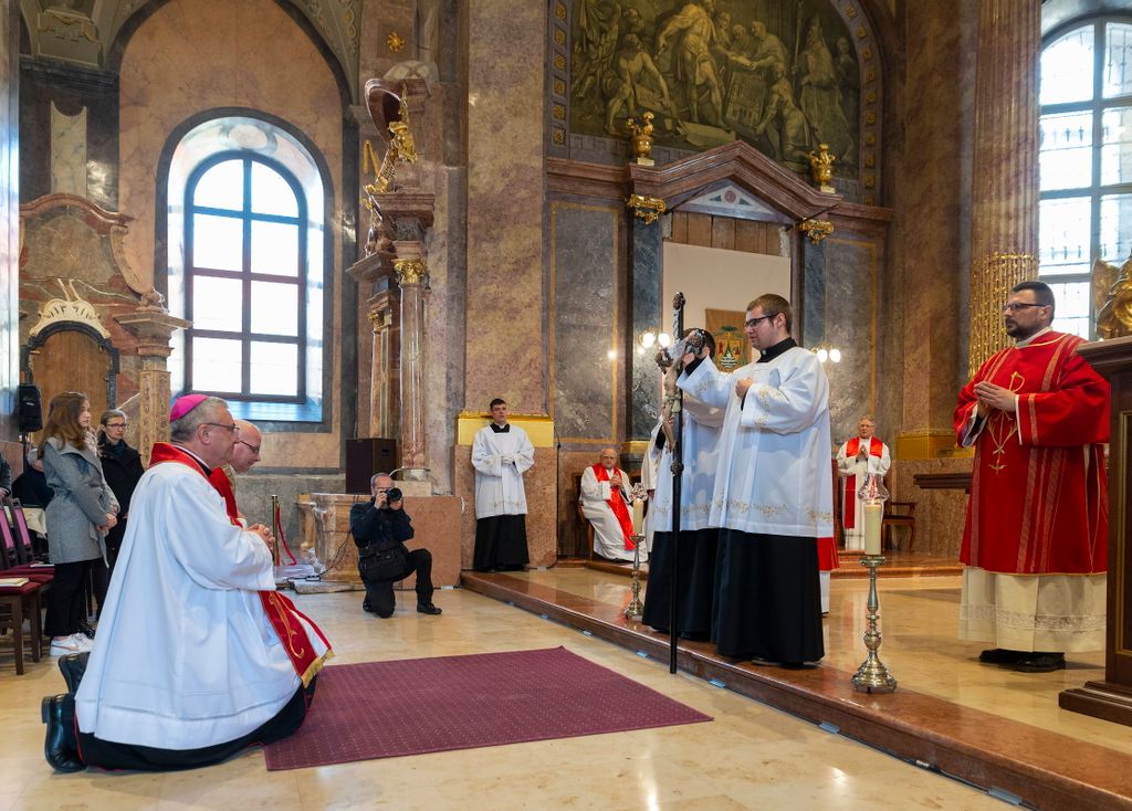 REISNER Ferenc; VERES András; JÉZUS KRISZTUS