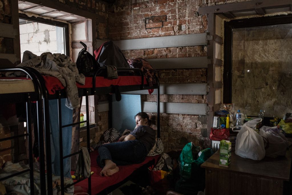 Hostel owner accommodates refugees from Donetsk and Luhansk