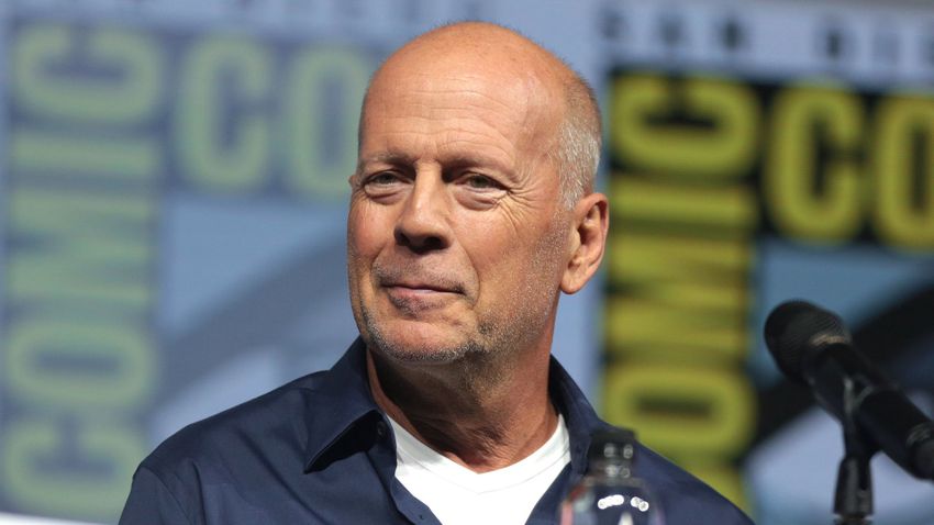 Visszavonták Bruce Willis Arany Málna-díját a színész egészségi állapota miatt