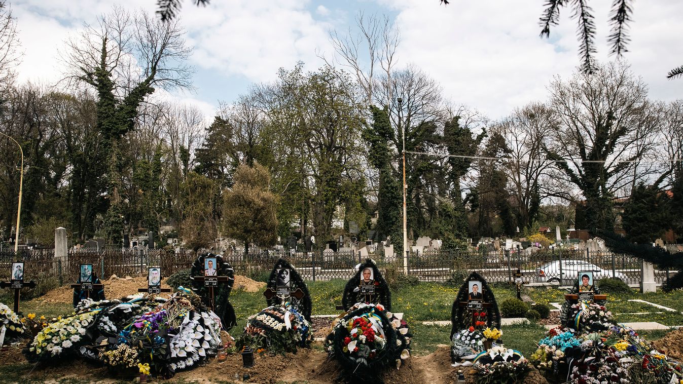 Az ungvári temetőben magyar katona is nyugszik.